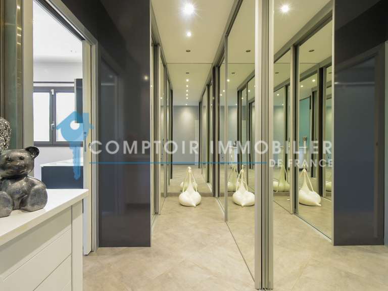 Maison Chambéry - 4 chambres - 242m²