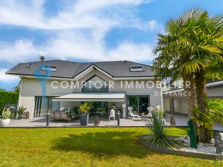 Maison Chambéry - 4 chambres - 242m²