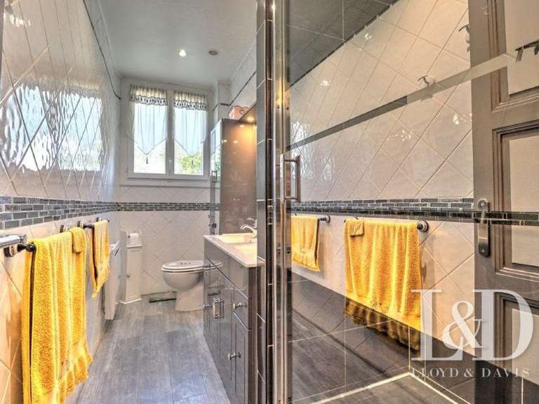 Maison Chambéry - 3 chambres - 212m²