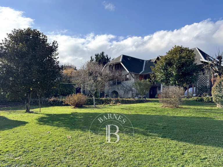 Maison Chambéry - 4 chambres - 196m²