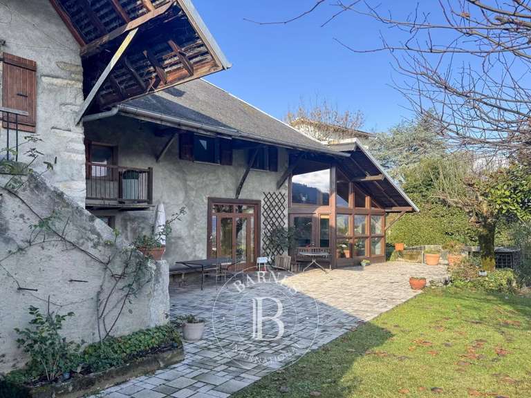 Maison Chambéry - 4 chambres - 196m²