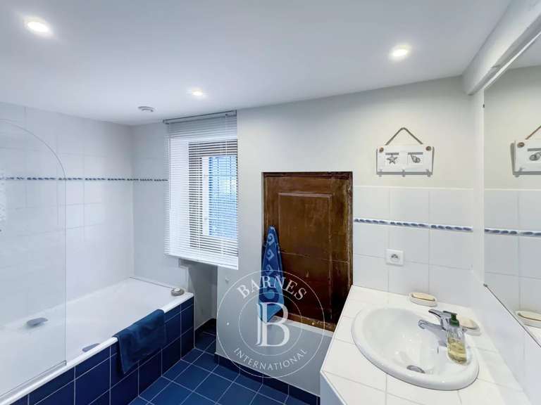 Maison Chambéry - 4 chambres - 196m²