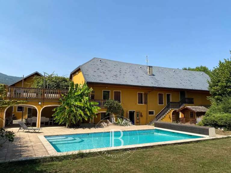 Maison Chambéry - 5 chambres - 293m²
