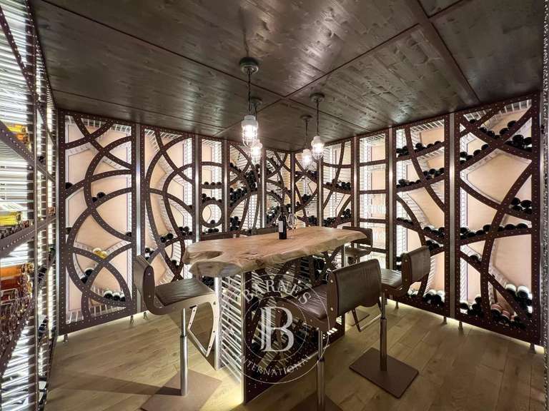 Maison Chambéry - 9 chambres - 809m²