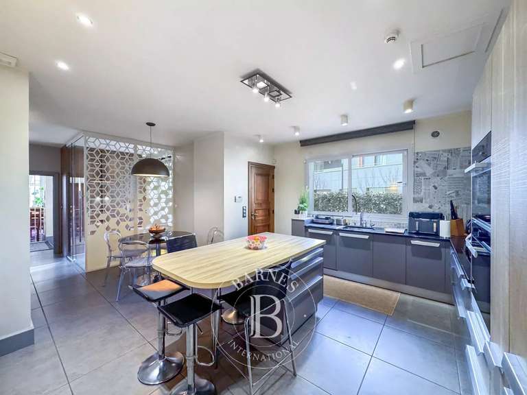 Maison Chambéry - 4 chambres - 321m²