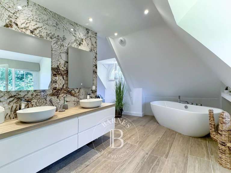 Maison Chambéry - 5 chambres - 386m²