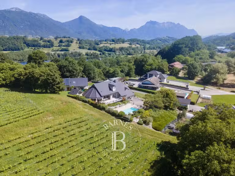 Maison Chambéry - 4 chambres - 206m²