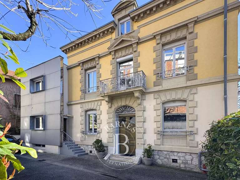 Maison Chambéry - 4 chambres - 321m²