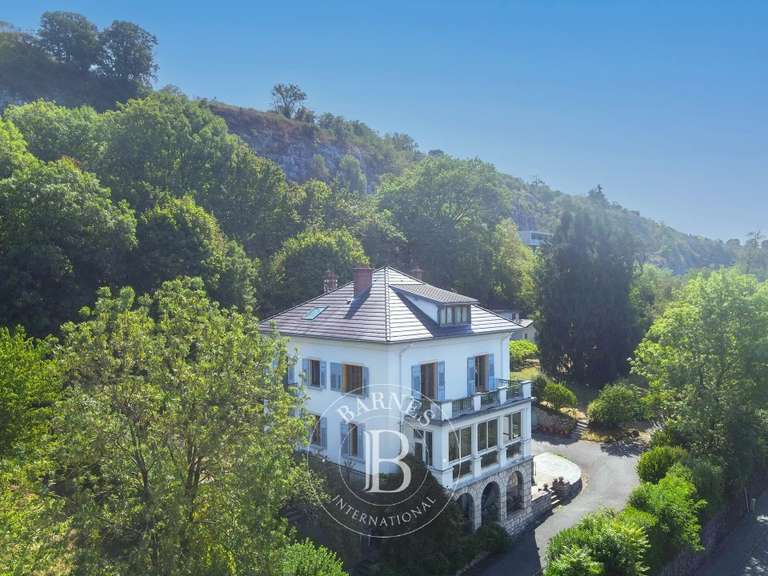 Maison Chambéry - 8 chambres - 420m²