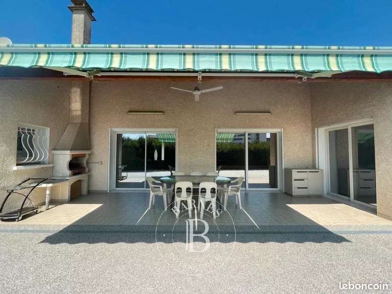 House Chambéry - 3 bedrooms - 278m²