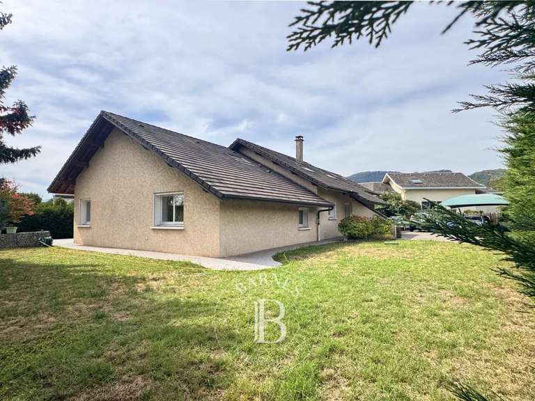 House Chambéry - 3 bedrooms - 278m²