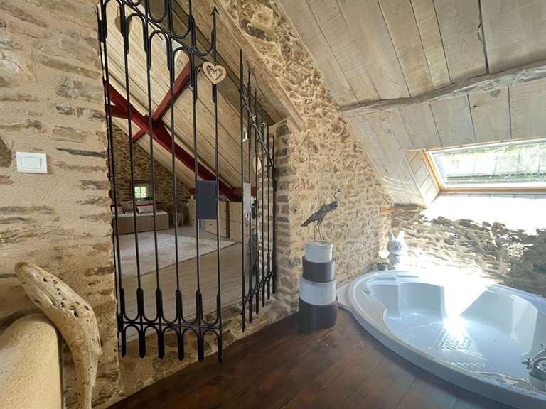 Maison Chamboulive - 6 chambres - 282m²