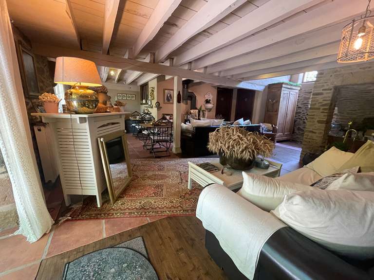 Maison Chamboulive - 6 chambres - 282m²