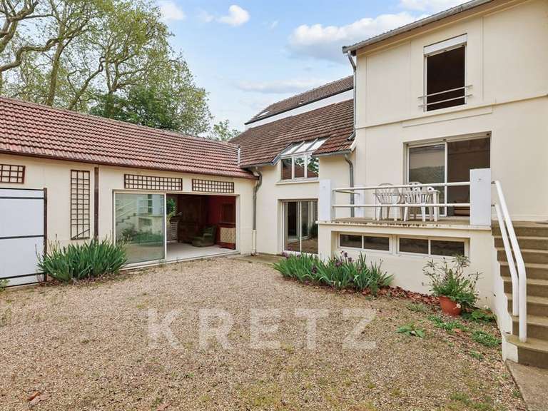 Maison Chambourcy - 4 chambres - 237m²
