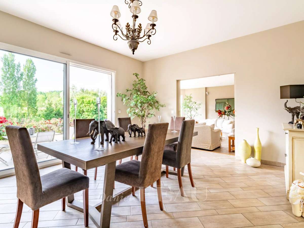 Maison Chambourcy