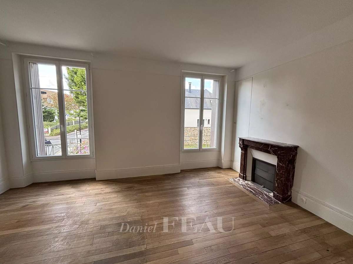 Maison Chambourcy