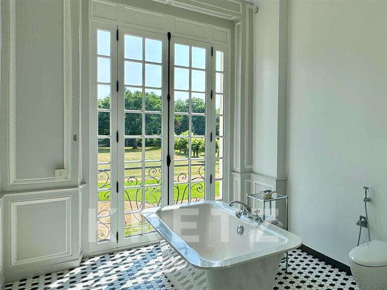 Castle Chambray-lès-Tours - 9 bedrooms - 1270m²