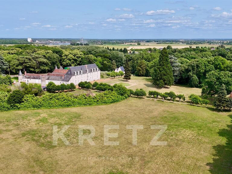 Castle Chambray-lès-Tours - 9 bedrooms - 1270m²