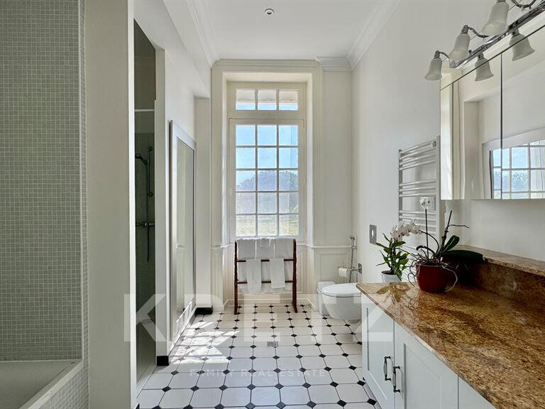Castle Chambray-lès-Tours - 9 bedrooms - 1270m²