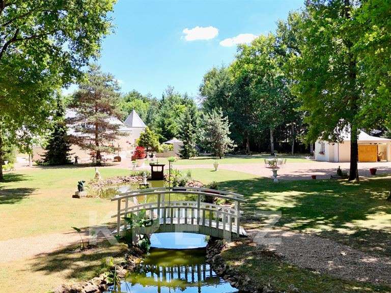 Maison Chambray-lès-Tours - 4 chambres - 395m²