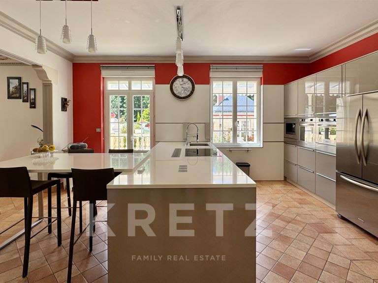 Maison Chambray-lès-Tours - 4 chambres - 395m²