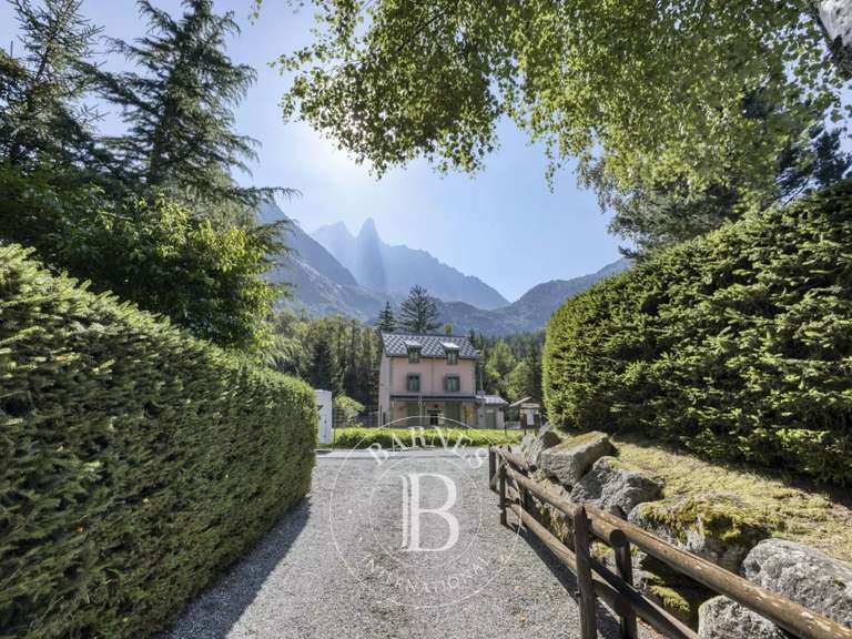 Chalet Chamonix-Mont-Blanc - 5 chambres - 323m²