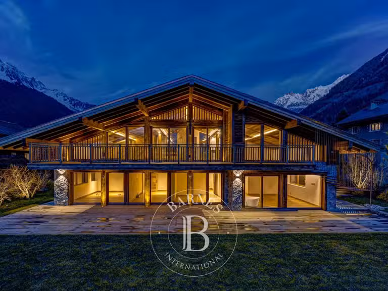Chalet Chamonix-Mont-Blanc - 5 chambres - 571m²