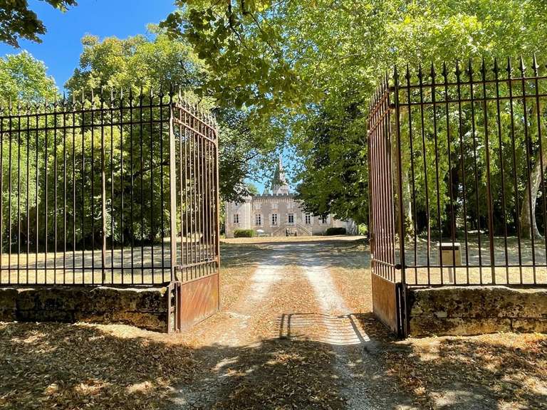 Château Champagnac-de-Belair - 13 chambres - 870m²