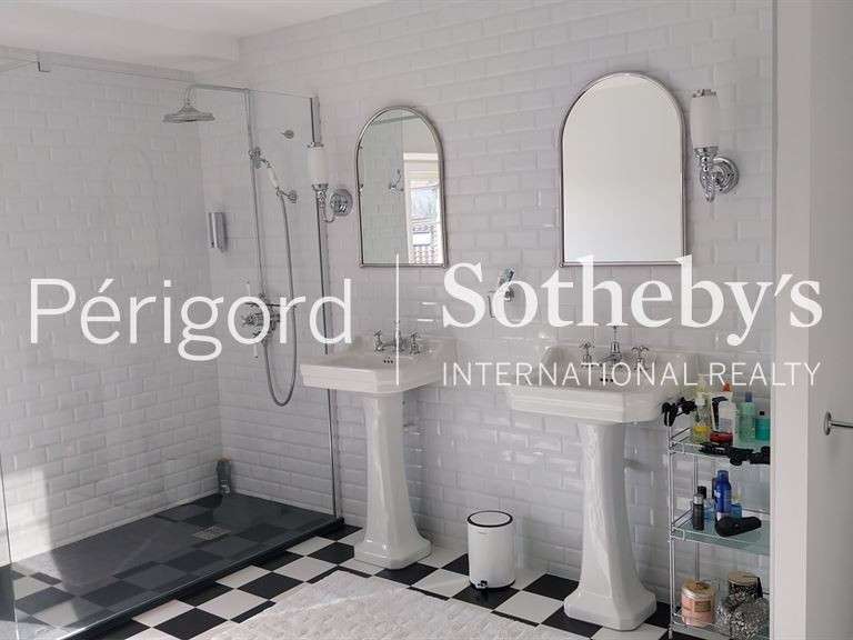 Maison Champagnac-de-Belair - 7 chambres - 550m²