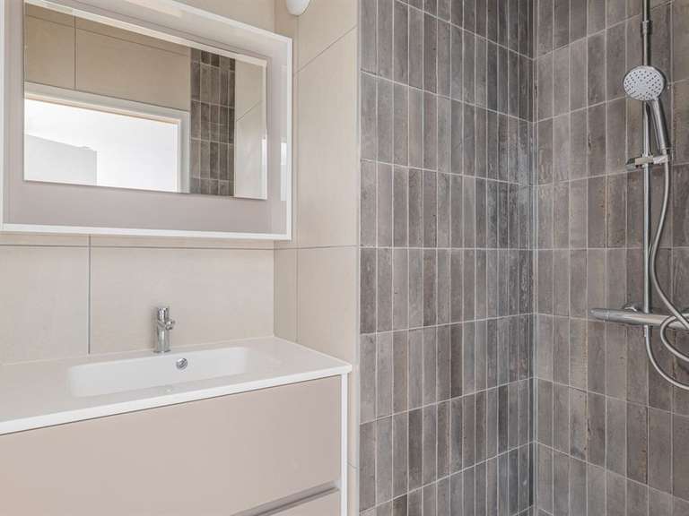 Apartment Champagne-au-Mont-d'Or - 3 bedrooms - 123m²