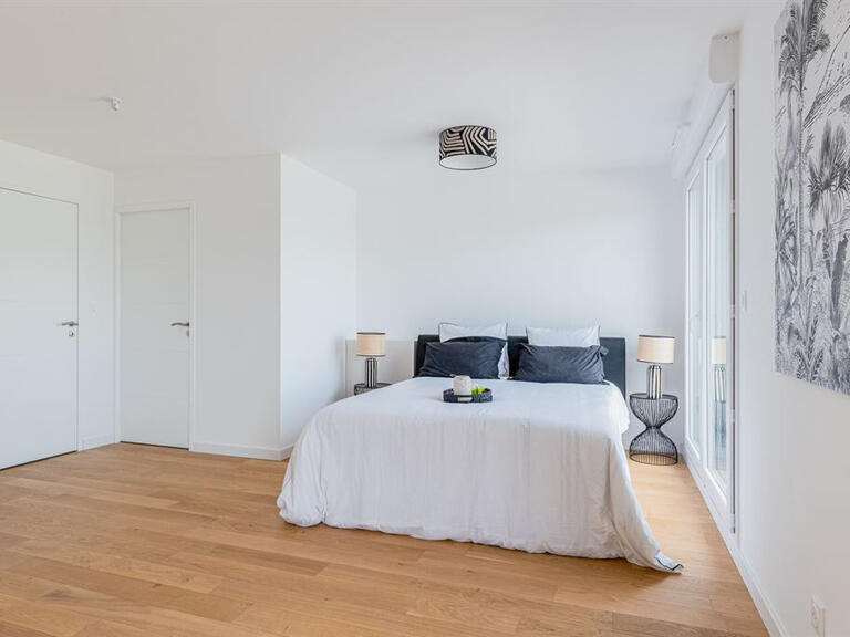 Apartment Champagne-au-Mont-d'Or - 3 bedrooms - 166m²