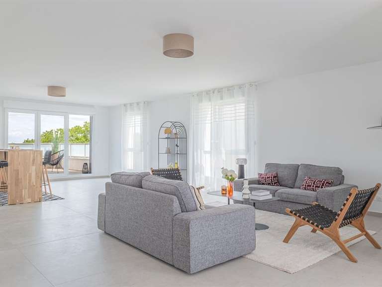 Apartment Champagne-au-Mont-d'Or - 3 bedrooms - 166m²