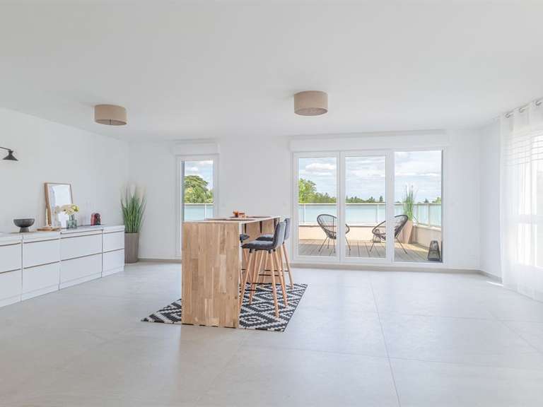 Apartment Champagne-au-Mont-d'Or - 3 bedrooms - 166m²