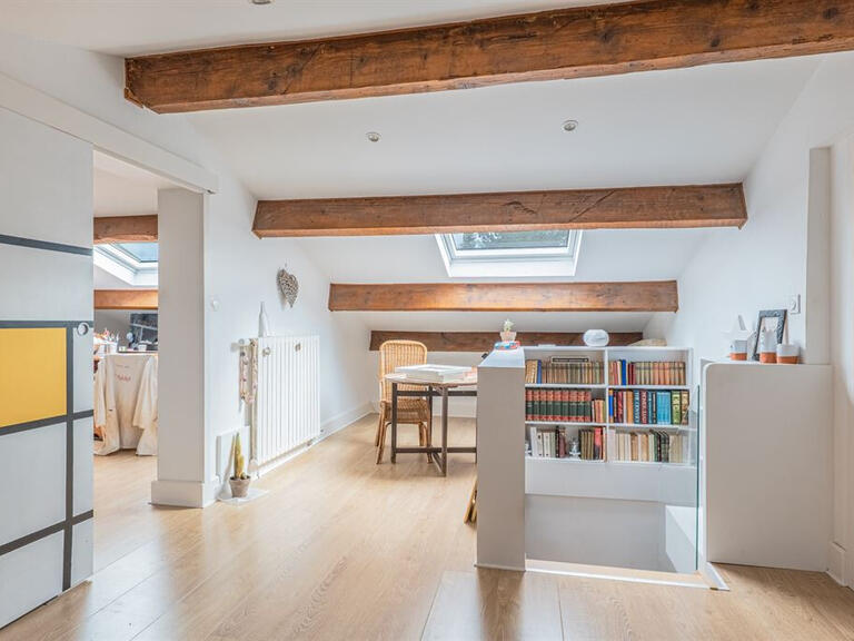 House Champagne-au-Mont-d'Or - 5 bedrooms - 214m²