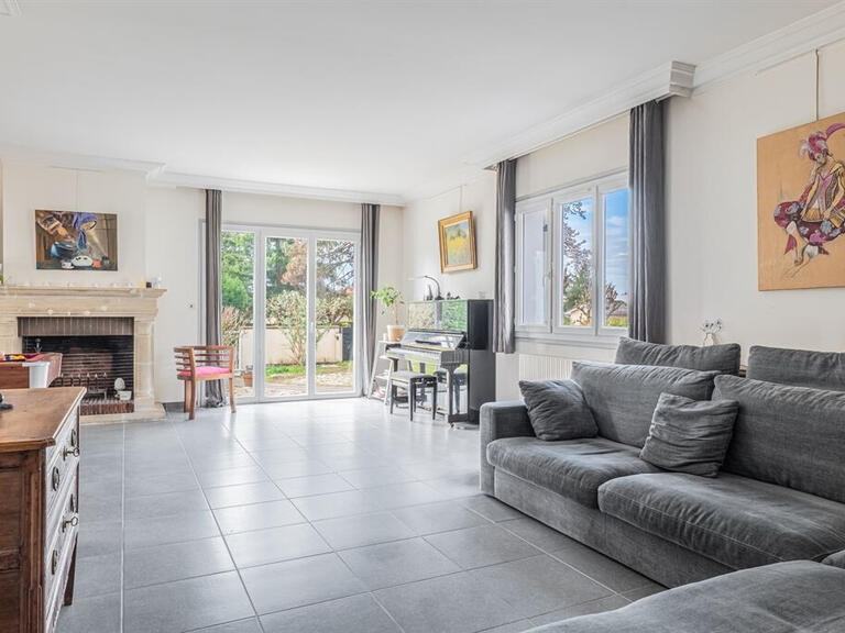 House Champagne-au-Mont-d'Or - 5 bedrooms - 214m²