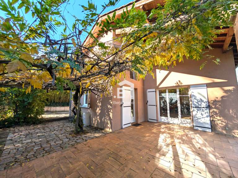 House Champagne-au-Mont-d'Or - 7 bedrooms - 228m²