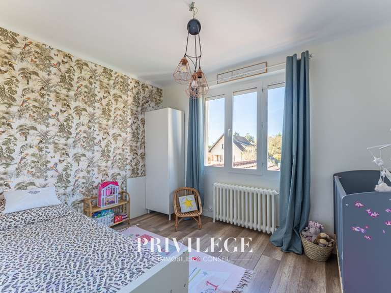 Maison Champagne-au-Mont-d'Or - 8 chambres - 266m²