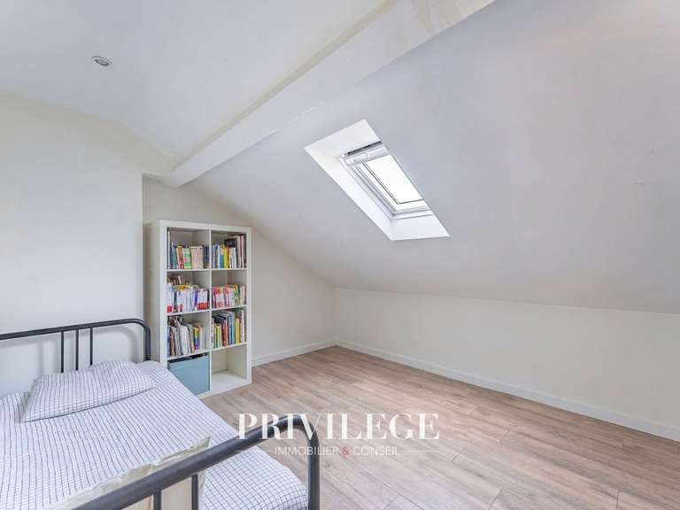 Maison Champagne-au-Mont-d'Or - 8 chambres - 266m²