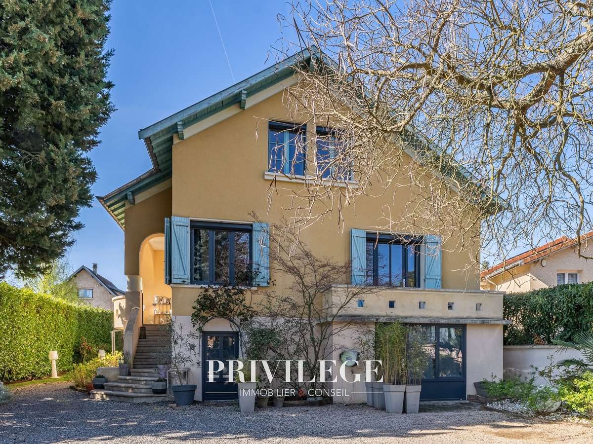 Maison Champagne-au-Mont-d'Or