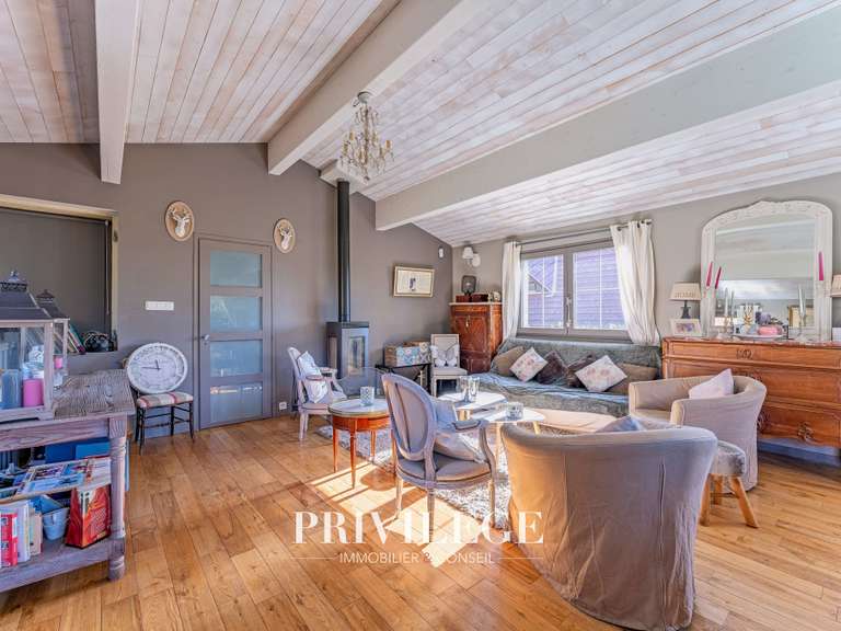 Maison Champagne-au-Mont-d'Or - 8 chambres - 266m²