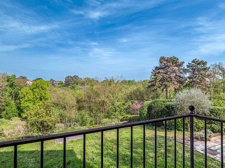 House Champagne-au-Mont-d'Or - 4 bedrooms - 265m²