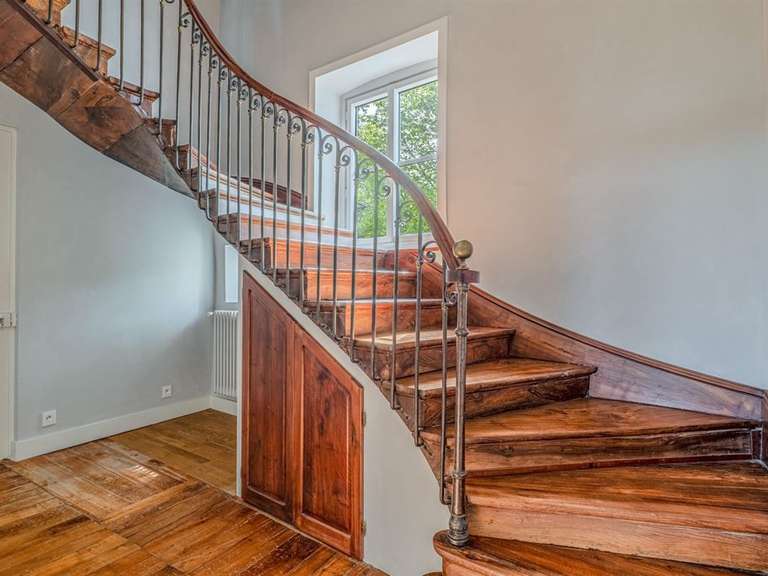 House Champagne-au-Mont-d'Or - 4 bedrooms - 265m²