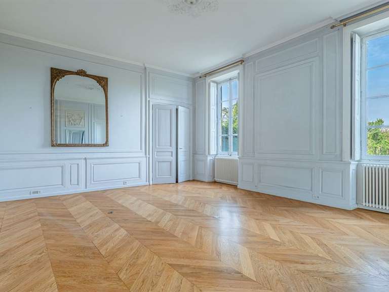 House Champagne-au-Mont-d'Or - 4 bedrooms - 265m²