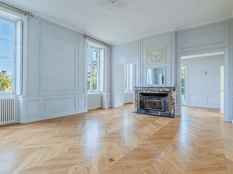 House Champagne-au-Mont-d'Or