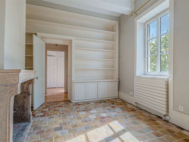 House Champagne-au-Mont-d'Or - 4 bedrooms - 265m²