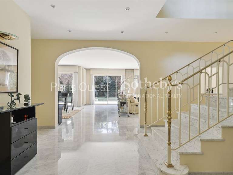 Maison Champigny-sur-Marne - 4 chambres - 409m²