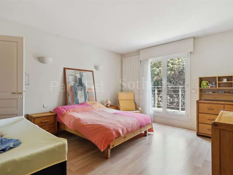 Maison Champigny-sur-Marne - 4 chambres - 409m²