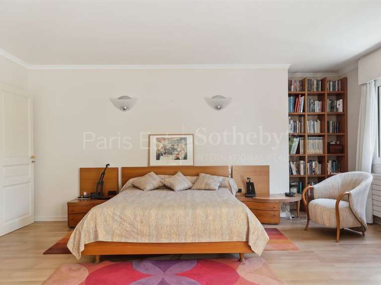 Maison Champigny-sur-Marne - 4 chambres - 409m²