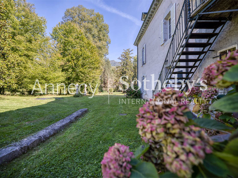 House Chanaz - 10 bedrooms - 467m²