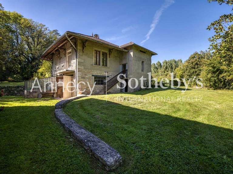 Maison Chanaz - 10 chambres - 467m²